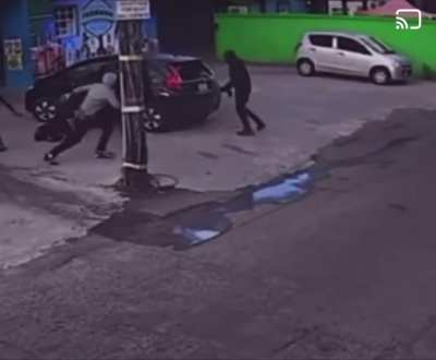 The lil girl ain’t get hit but she go be traumatized 4life