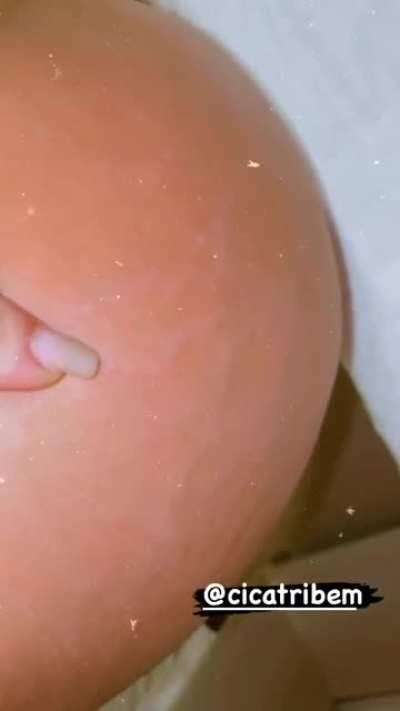 Emily Garcia, mostrando sua linda raba.