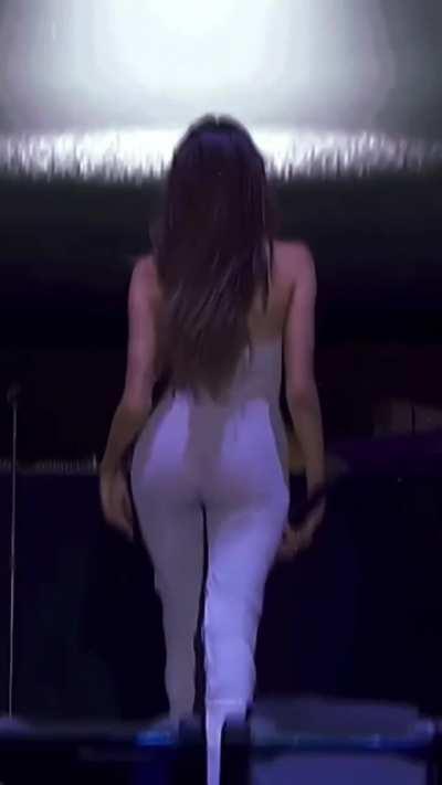 Quick ass view in her new outfit