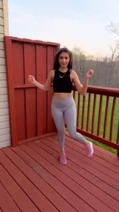 Petite desi babe moving her hips! 🔥