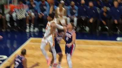 [Highlight] Hunter blows by Griffin for the dunk