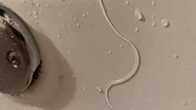 Laminar leak