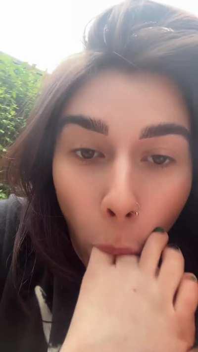 who wouldn’t wanna watch! 