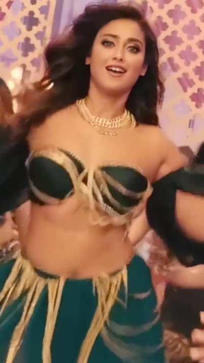 Ileana D'Cruz sensational armpits