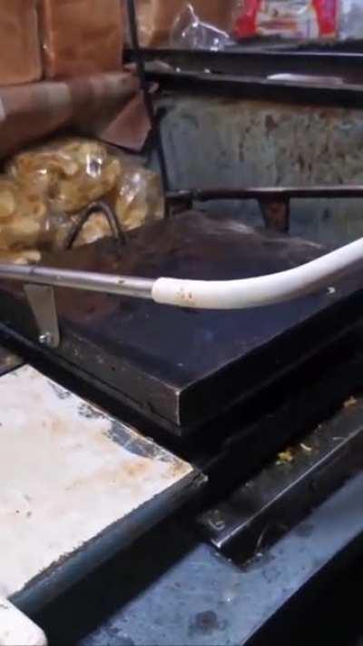 Pelos comentários, os gringos não gostaram do prensadão indiano