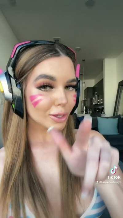 [OC] I have a healthy obsession with making TikToks Ok!! 😊☺️