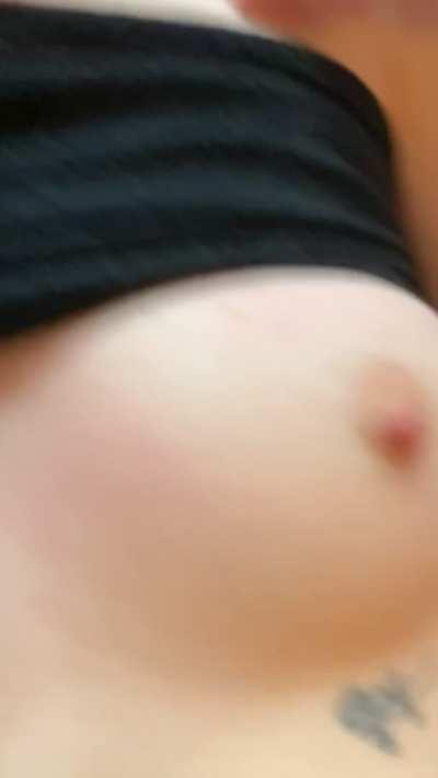 First post here! Getting creampied in missionary 🥵