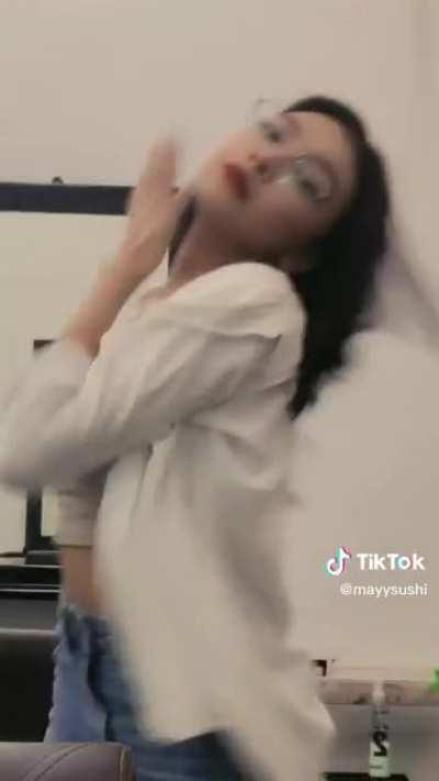 not amoi getting sexier.. 😍