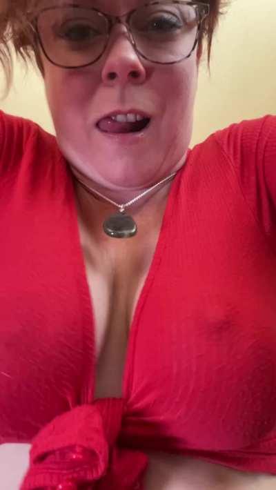 Hope you find me attractive:)  [video] [OC] [F]