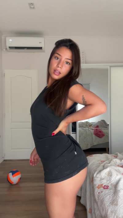 don't leave me waiting for your mouth on my tiddies