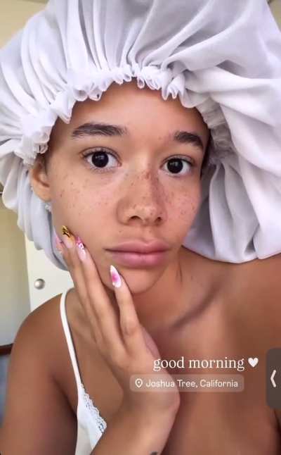 She knows what she’s doing with that strap down like that. Such a tease