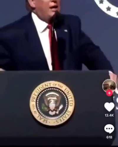 tRuMp OwNiNg ThE LiBeRaLs!!!