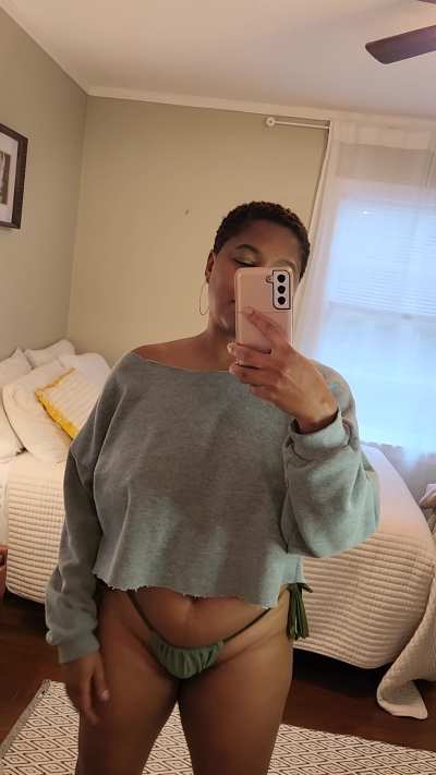 Hope you like MILFs in tiny bikinis