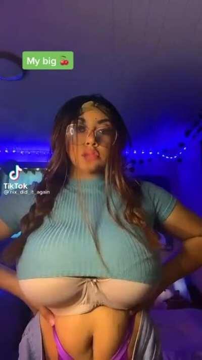 More of this outfit please?