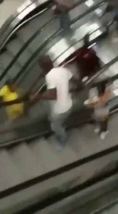 Primeras escaleras mecanicas de Camerun🥵