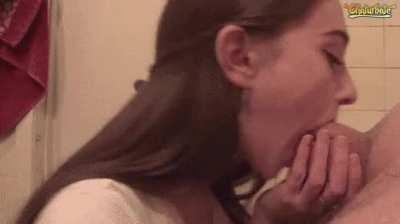 A very capable throat 😩😩