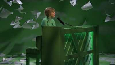 Taylor performing “lover” - SNL 2019