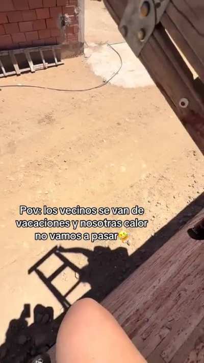 Aprovecharon que el vecino se fue de vacaciones y se metieron en su pileta