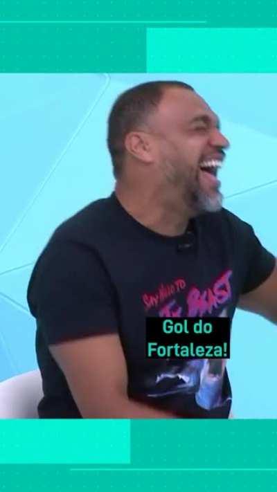 Enquanto eu percebo que a vida é uma dureza, mais um gol do Fortaleza