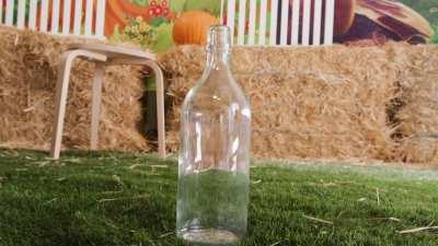 the farmgirl  gets some fresh, creamy milk