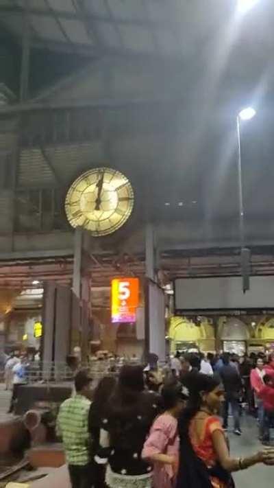 How new year celebration at CSMT looks like