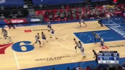 [Highlight] Thybulle gets the steal and it leads to Ben Simmons throwing down the lob