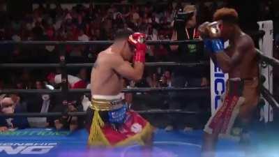 Jermell Charlo and Brian Castaño land big left hands in the early rounds