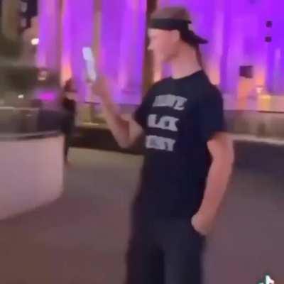 Aunque no lo creas, éste hombre acabó el racismo