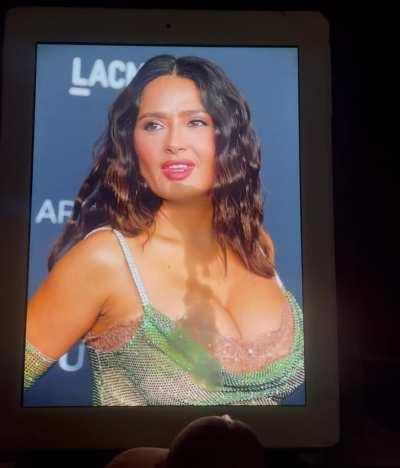 came so much on salmas tits