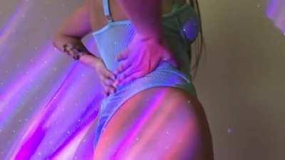 Hot brunette, doing sexy asmr, with her lingerie (patreon) part 1 😈🤤🔥🚫