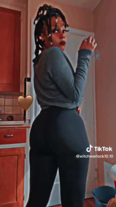 That come back kitty 🤤