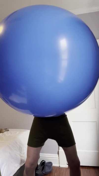 Can you drop to your knees under my big balloon and let me hump your mouth like this? 😏