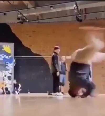 SVG teaching Zion the spin move in practice next year