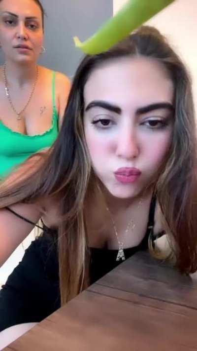 Ablasıyla beraber yayın yapıyor