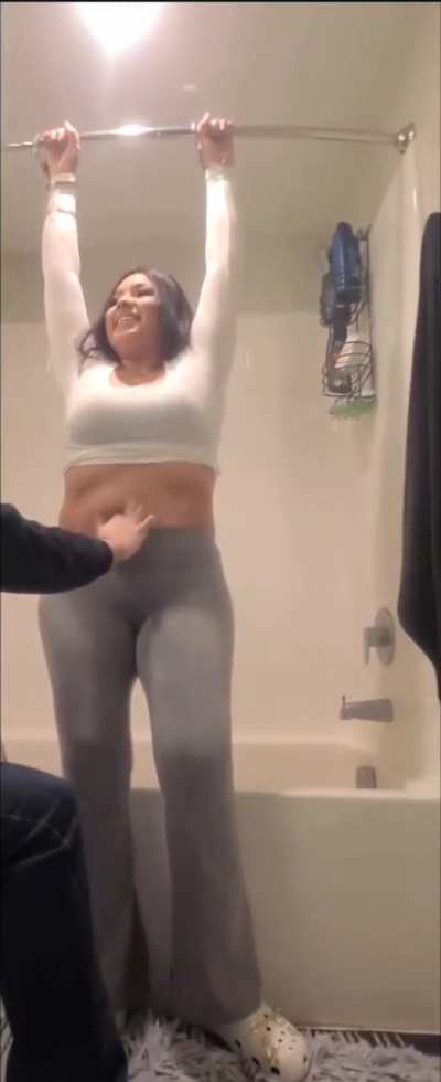 Melody Bellybutton Tickle 