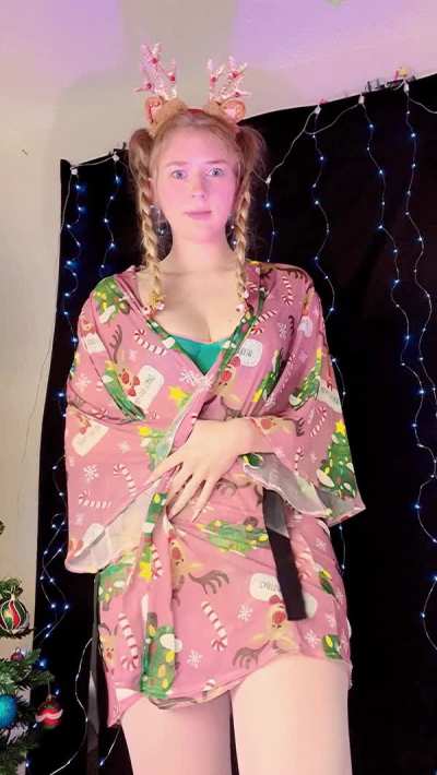 Can I get you into Christmas spirits? 🩷