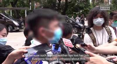 RTHK: Dozens of Hong Kong students staged a protest outside their school on Friday (612), after a music teacher was apparently let go for letting them sing the protest anthem “Glory to Hong Kong” at an exam. Police turned up to disperse the children. (Eng