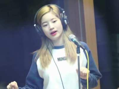 Dahyun jazz hands