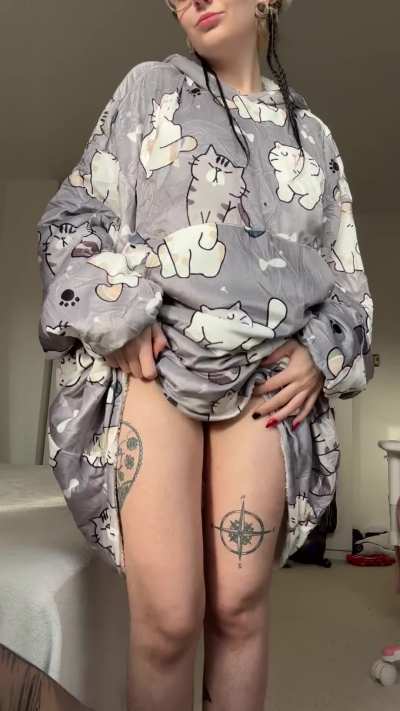 It’s getting colder now, but I won’t stop showing off my hairy body!