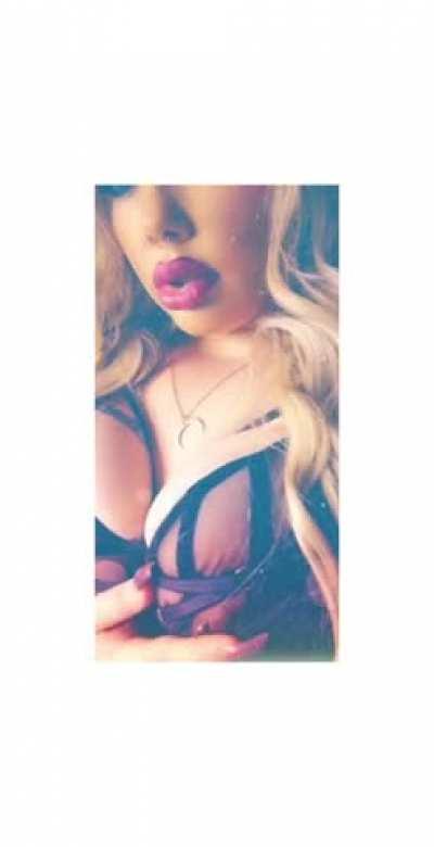 New Australian, thiccc, pierced milf who loves sucking dick 🖤