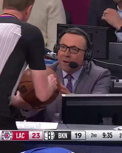 [Highlight] James Harden with the deep, cross-court pass to Nets' announcer Ian Eagle