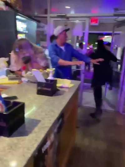 Hi is this a Mexican Police Woman?