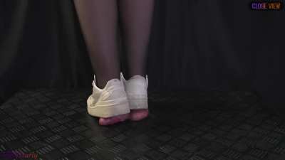 Quick, get under the board and let's start👿