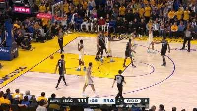 [Highlight] Jordan Poole gets hit with a tech after Wiggins gets called for the foul