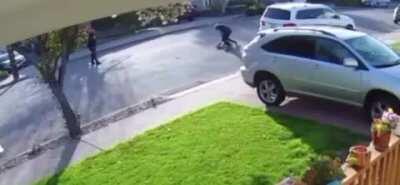 Attempted two man armed carjacking in San Leandro, CA ends with bodyslam of justice