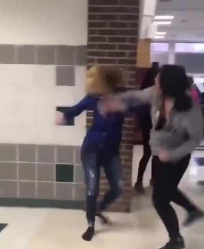 Dropped her with sloppy punches - r/girlfights