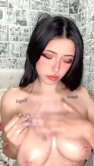 Come play with me 🥺