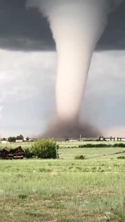 🔥 Tornado in Laramie, Wyoming