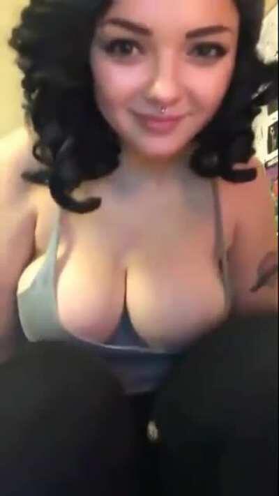 Who is she? I LOVE her!