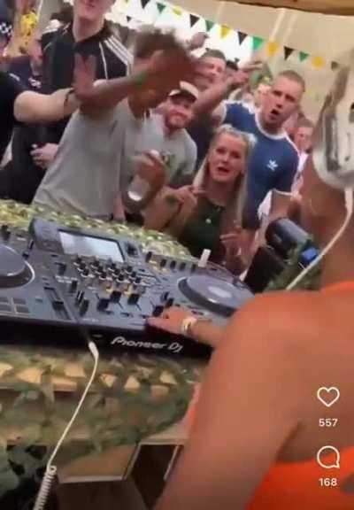 Who needs sync when you can just use a crossfader on ‘Thru’!?